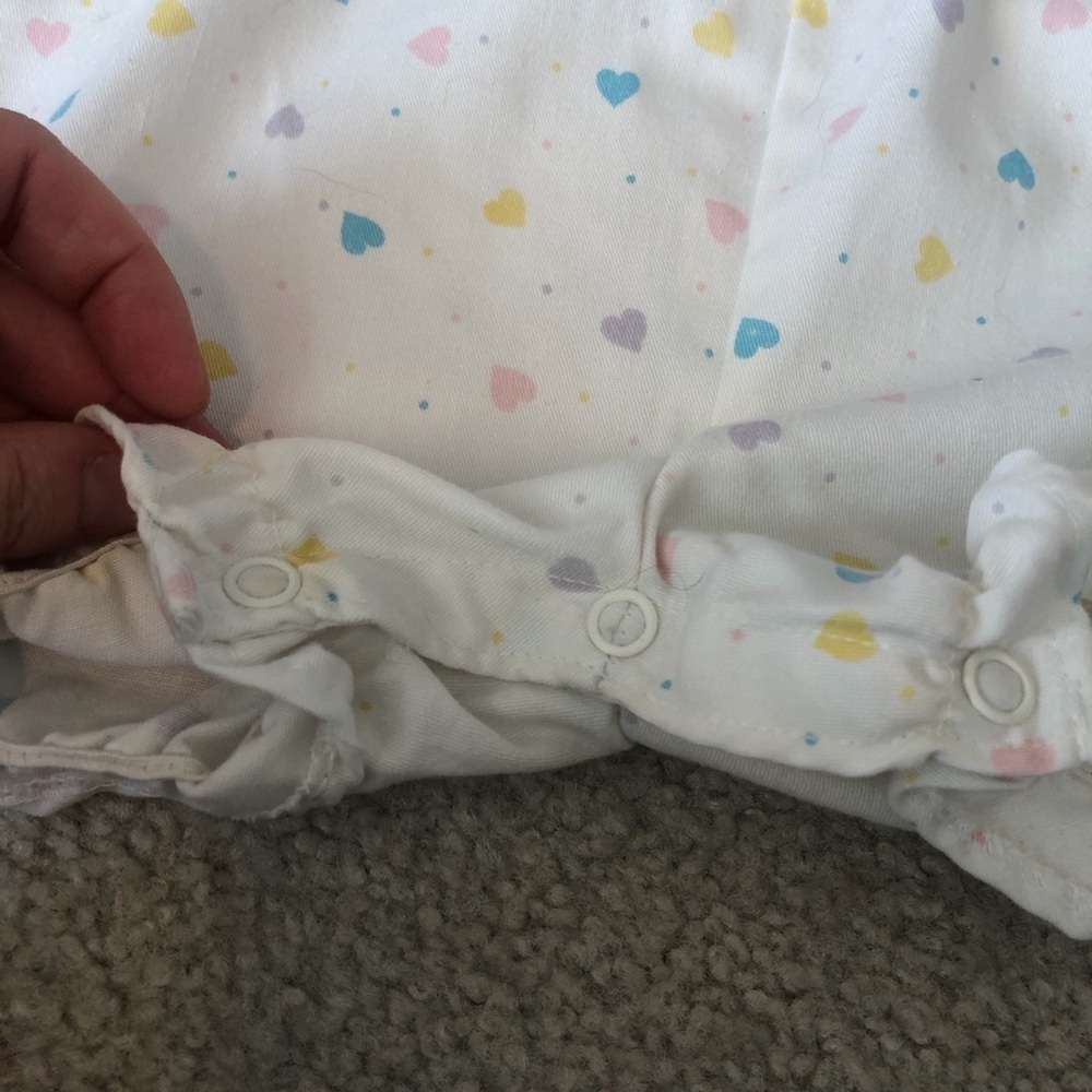 Vintage Winnie The Pooh Baby Romper Heart Print Made In USA Size M (28-32 Lbs) - Picture 2 of 11